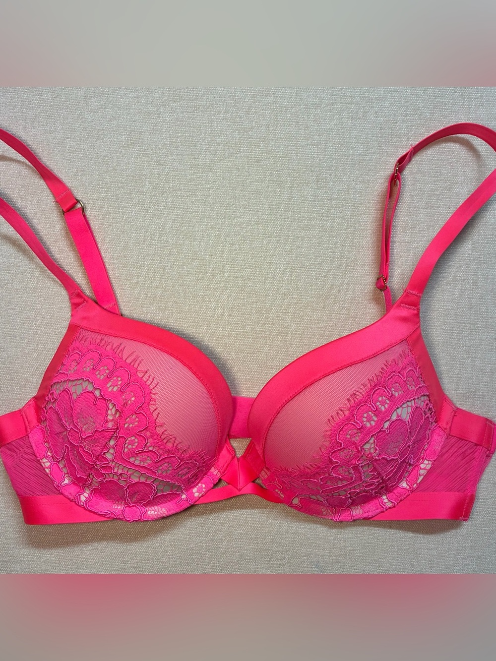 Victoria’s Secret Very Sexy Push-Up Bra 34B Hot Pink Lace Mesh